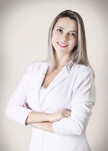 Egressa do curso de Enfermagem trabalha na UBS do Programa Saúde da Família
